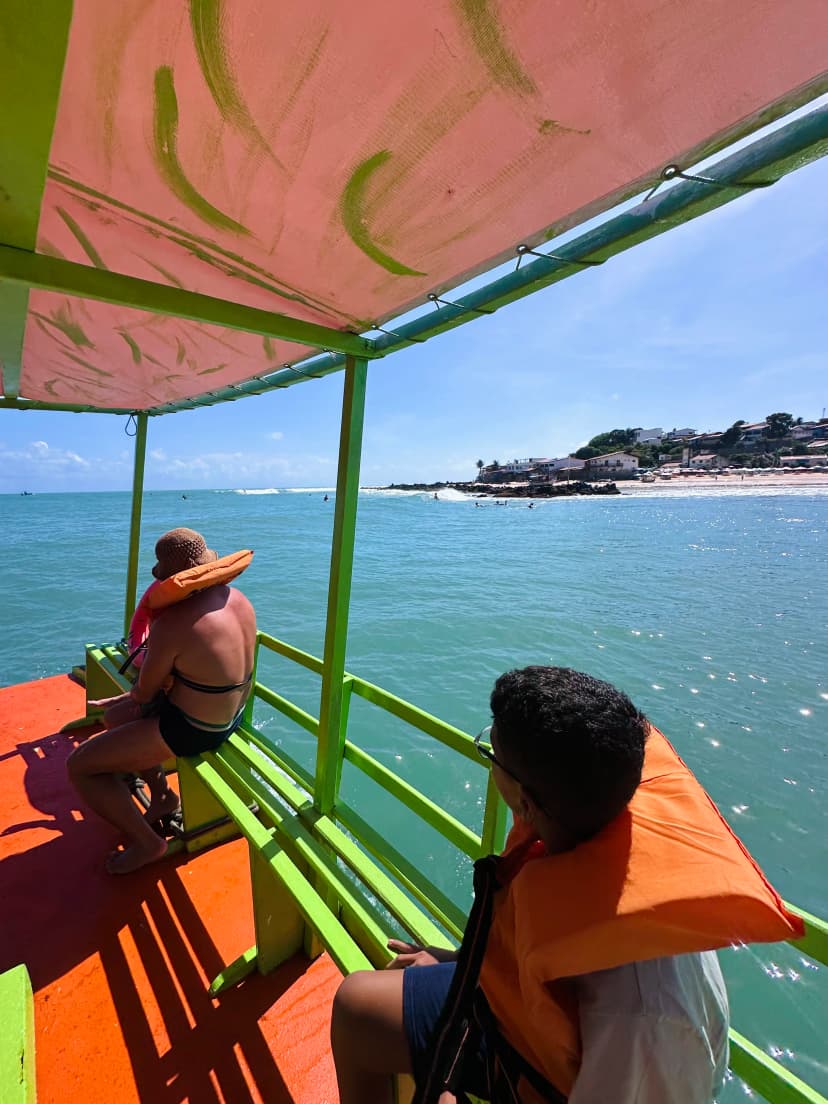 Passeio de Barco pelo litoral